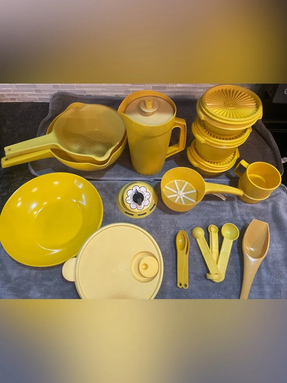 Vintage Tupperware Rubber Maid Yellow Mixed Lot